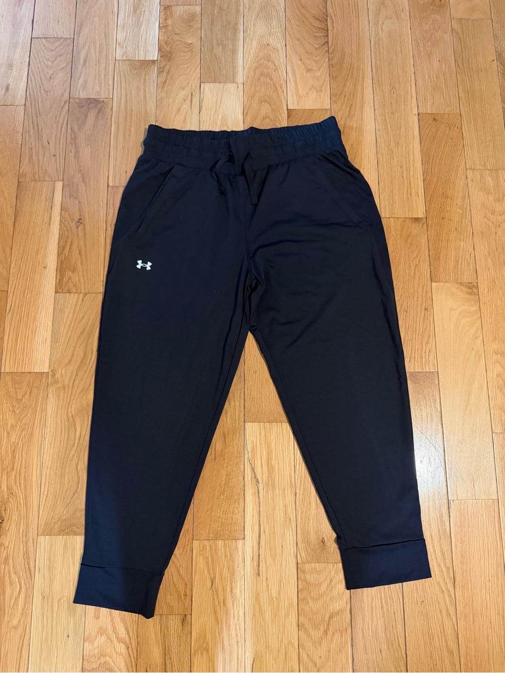 Under Armour women Black Athletic Capri  Joggers Pants